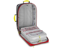 Charger l'image dans la galerie, Imagen de la mochila de emergencia Wasserkuppe L roja de PAX abierta bolsillo frontal