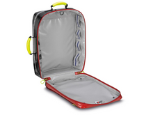 Charger l'image dans la galerie, Imagen de la mochila de emergencia Wasserkupe imantada de PAX roja abierta