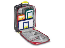 Carregar imagem no visualizador da galeria, Imagen de la mochila de emergencia Rapid Response roja de PAX abierta con bolsillos interiores
