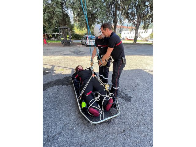 Imagen del traje bariátrico rellenable de agua para maniquíes de entrenamiento - Ruth Lee